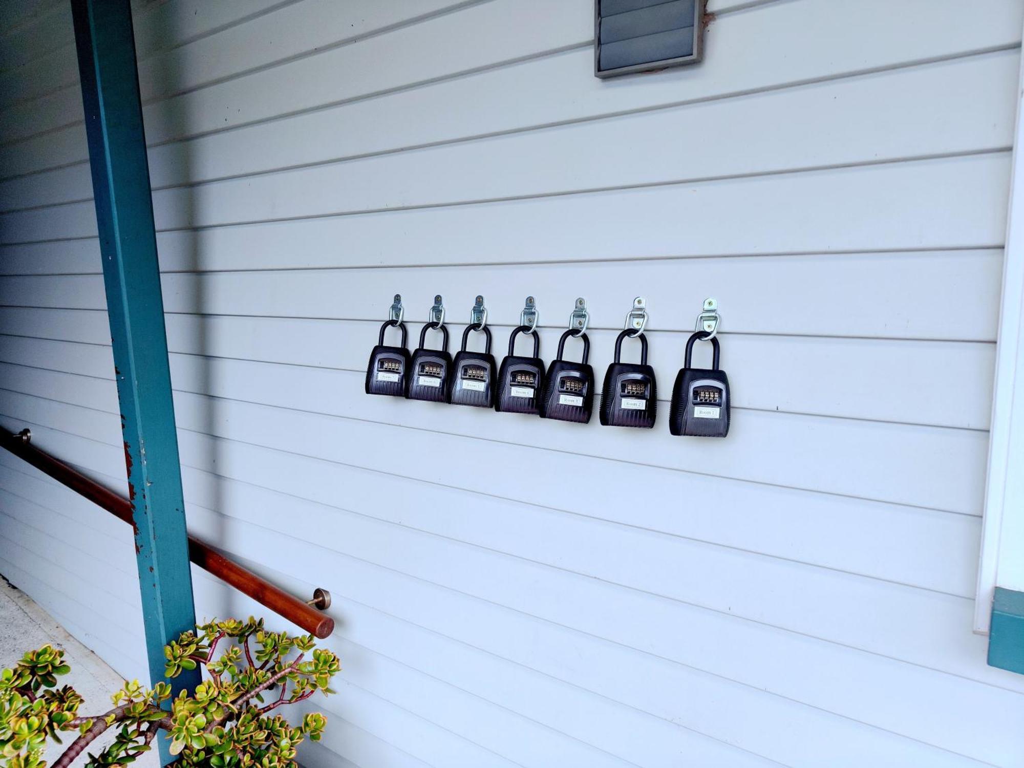 Milford Central Budget Friendly Rooms オークランド エクステリア 写真