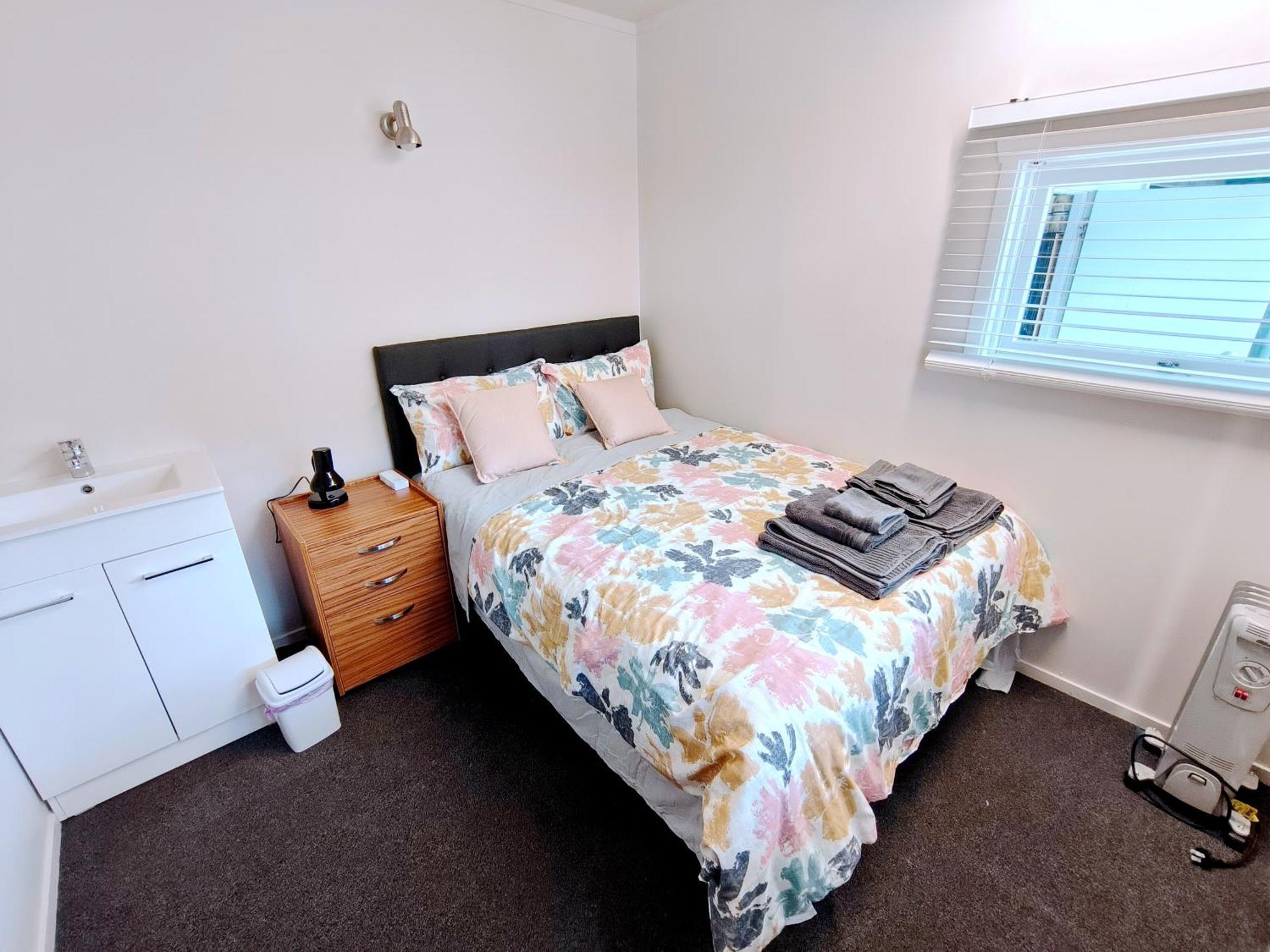 Milford Central Budget Friendly Rooms オークランド エクステリア 写真