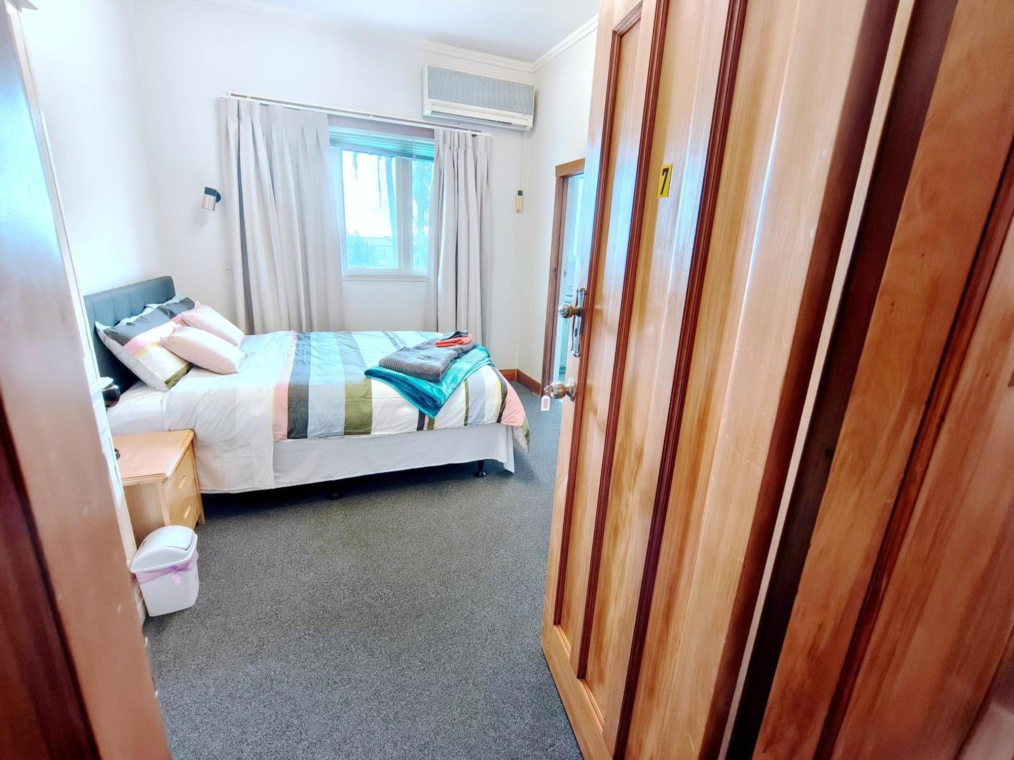 Milford Central Budget Friendly Rooms オークランド エクステリア 写真