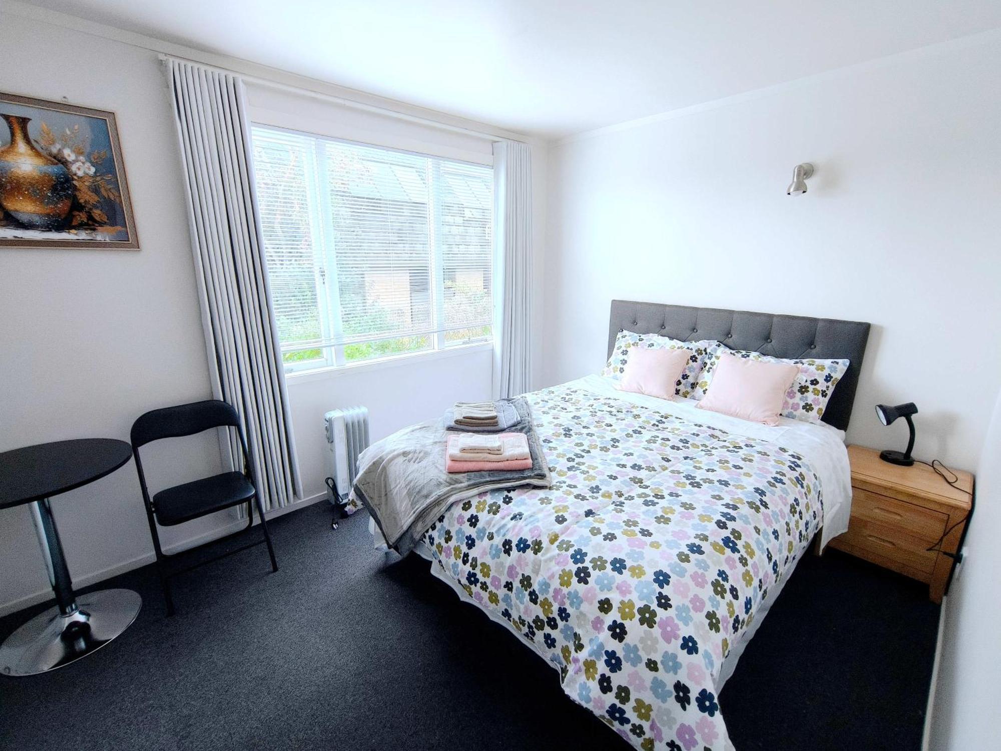 Milford Central Budget Friendly Rooms オークランド エクステリア 写真